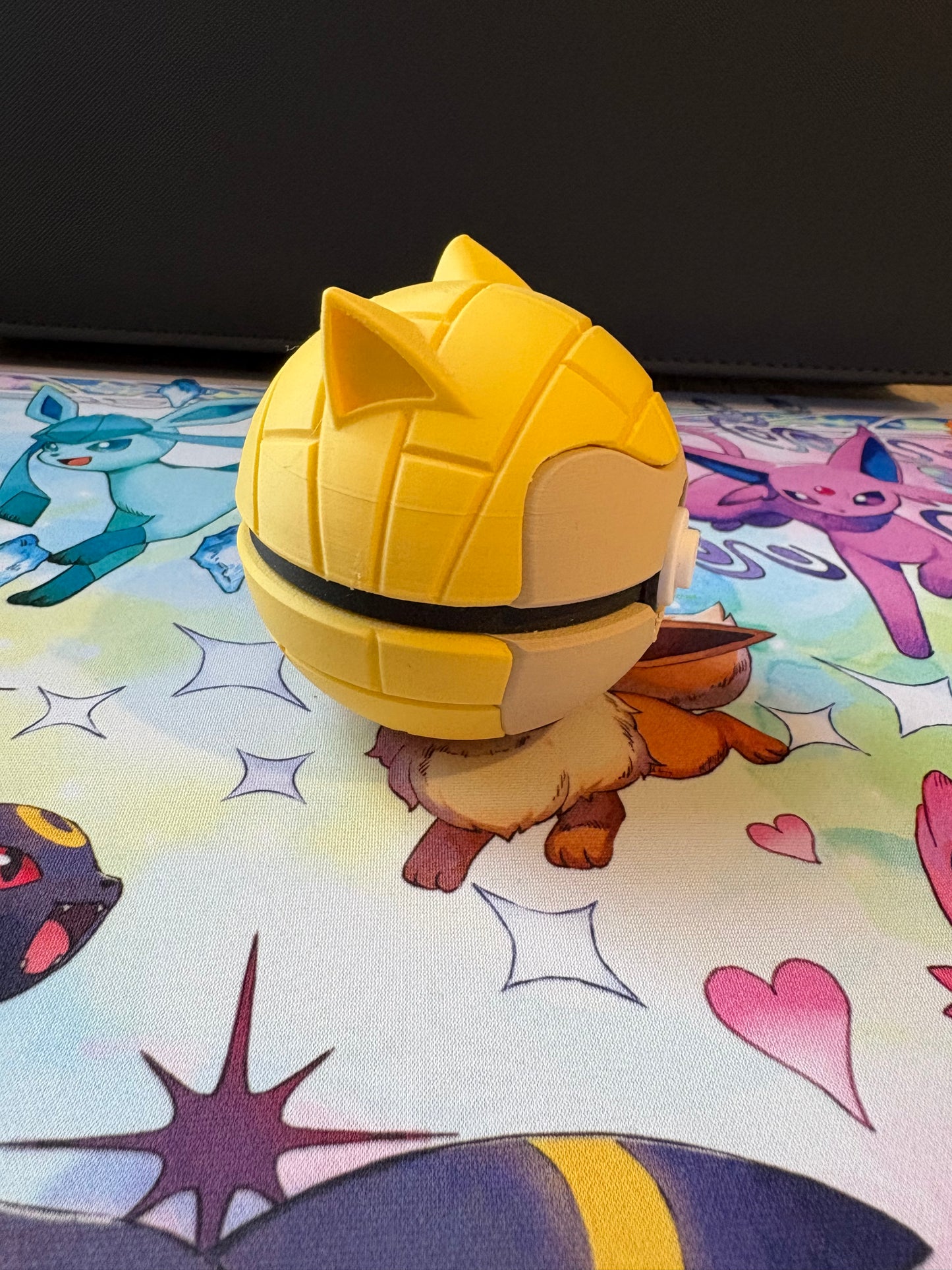 Sandshrew (Damaged) 3D Printed Pokeball