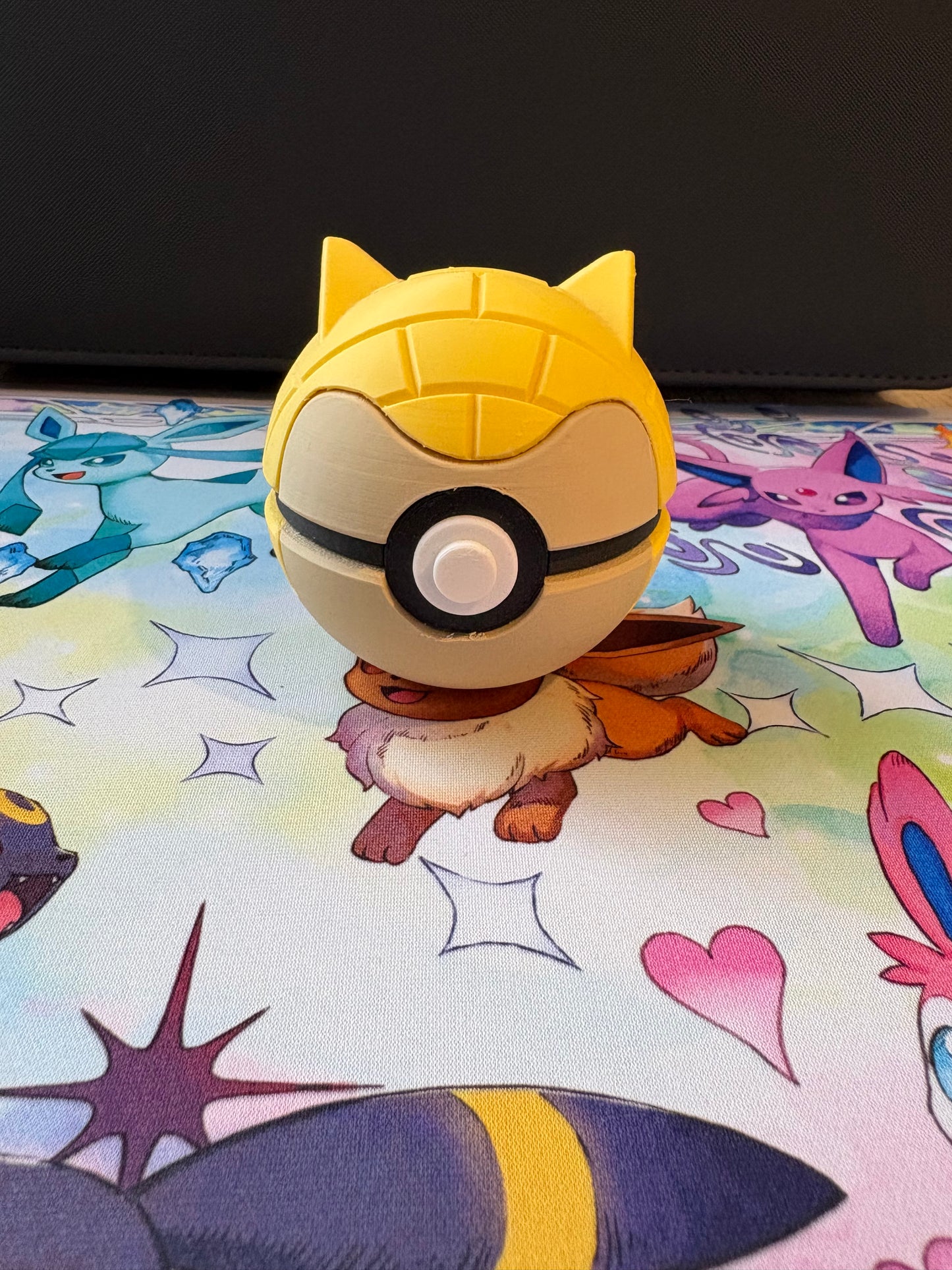 Sandshrew (Damaged) 3D Printed Pokeball