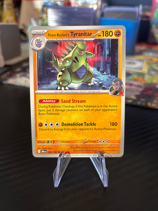 Team Rocket’s Tyranitar - Destined Rivals - Prerelease Deck Exclusive NON HOLO - 096/182